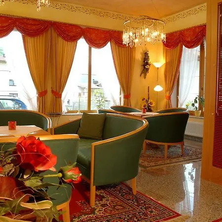 Tuxer Apartment *